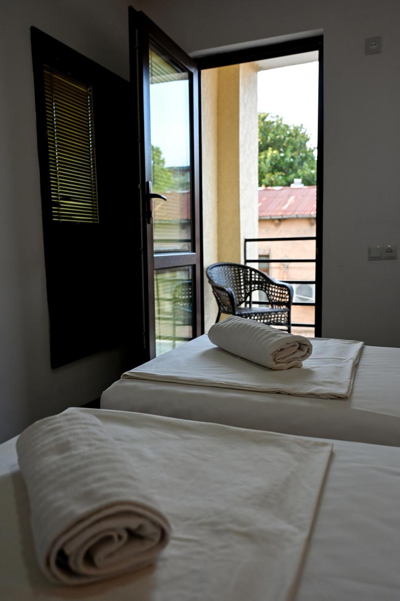 Starhostel Kutaisi Ngoại thất bức ảnh