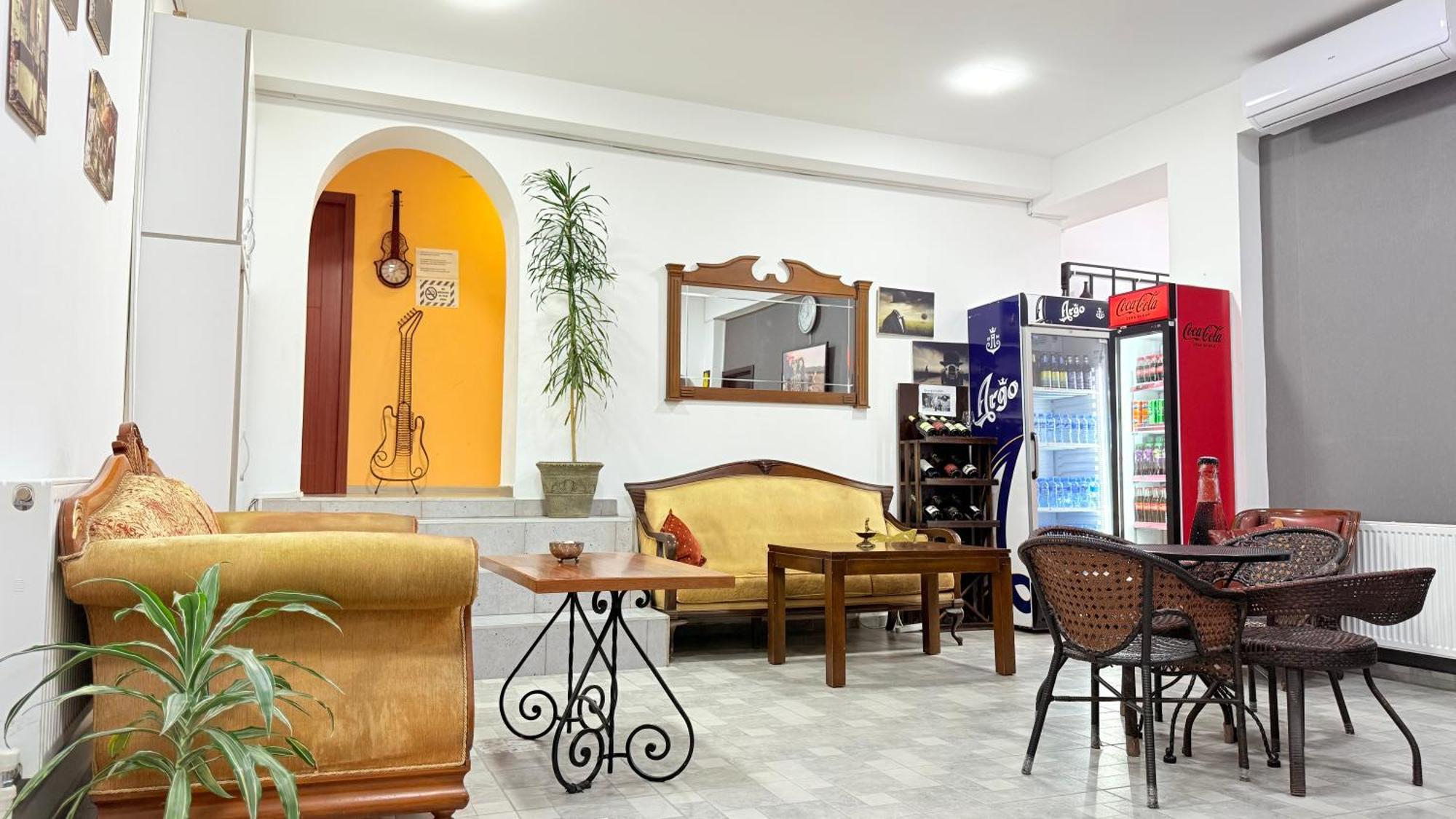 Starhostel Kutaisi Ngoại thất bức ảnh