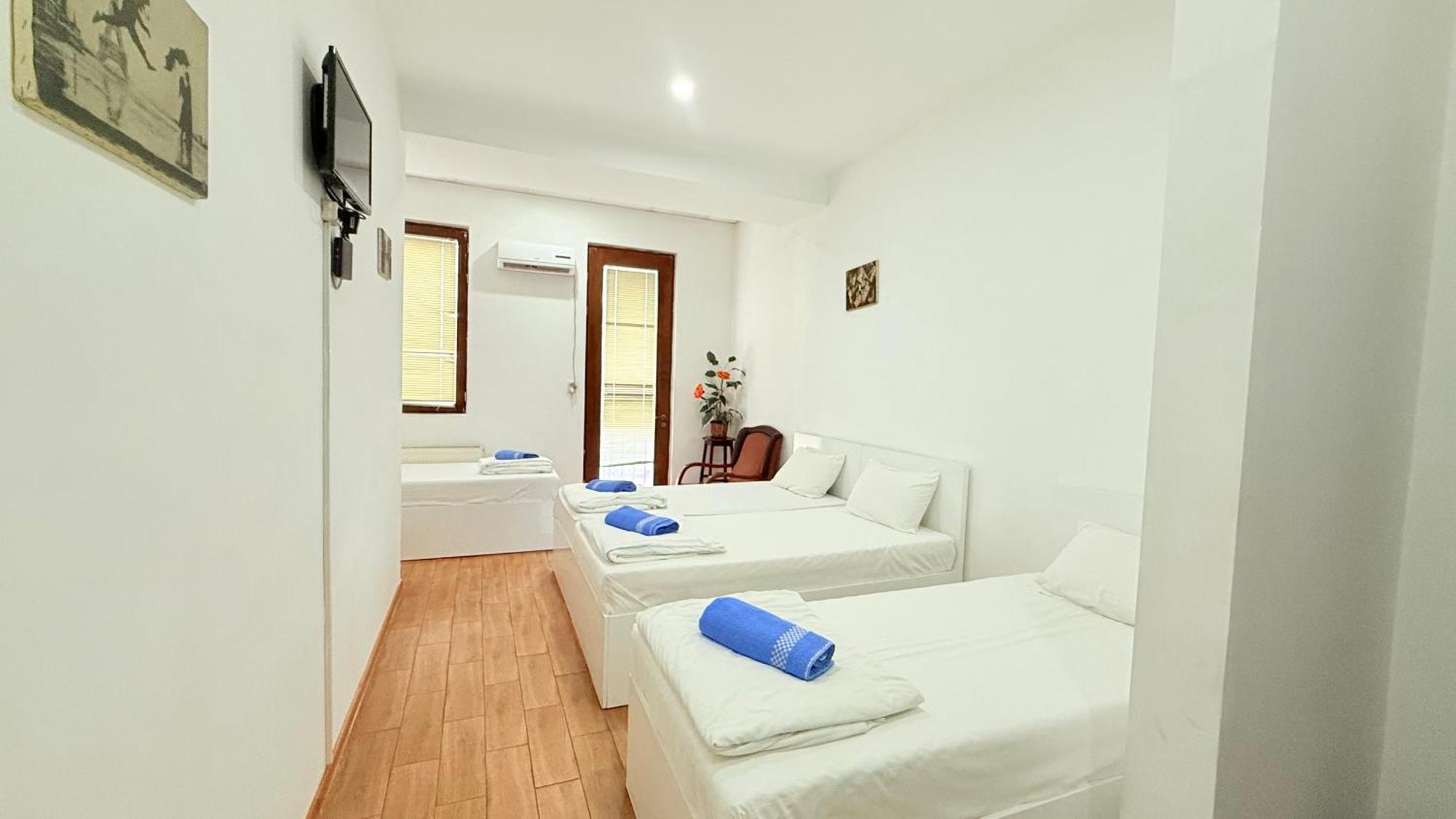Starhostel Kutaisi Ngoại thất bức ảnh