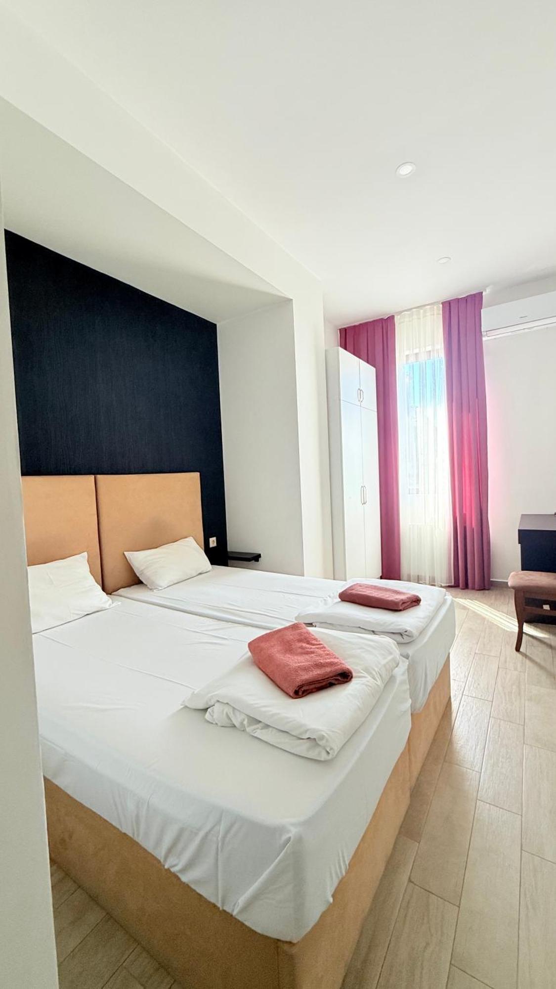 Starhostel Kutaisi Ngoại thất bức ảnh